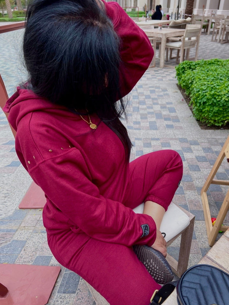 Oversized maroon hoodie with shoulder EYELETS - Fashionist